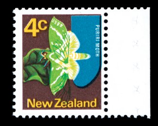 537 var., 1973 4c Puriri Moth, Bright Green (wing veins) Inverted, right sheet-margin mint example, bright and fresh, o.g., n.h., fine only 20 examples are reported to exist,
all of which came from booklet panes (S.G. 1011a Campbell Patte